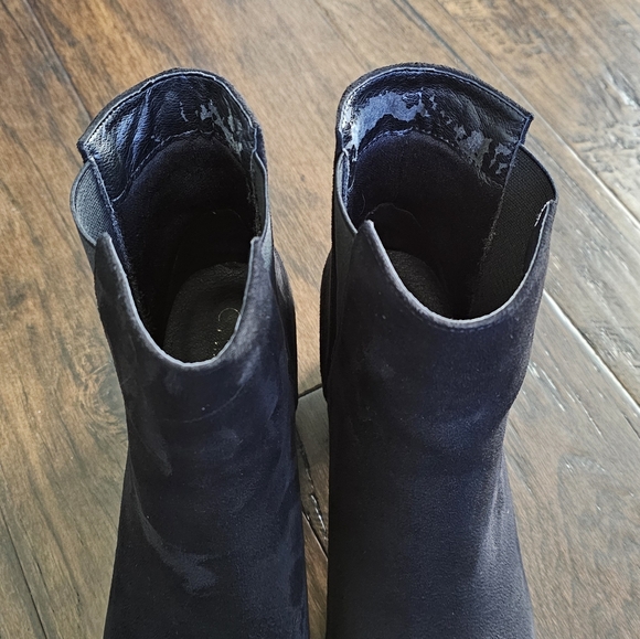 Black Faux Suede Booties Size 9 - Picture 10 of 12